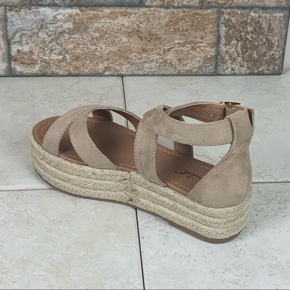 STRAPPY ESPADRILLE PLATFORM SANDALS IN TAUPE - Picture 5 of 7